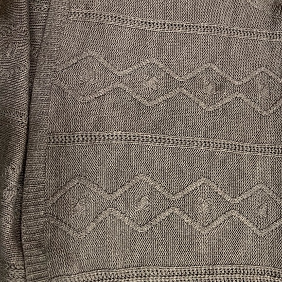 Sweater Vest Grey Size Large (11-13) - Picture 5 of 7